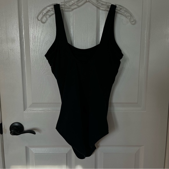 Roots Women's Black Swimsuit with Pink Accents 12D Built in Cups Vacation Cruise - Picture 3 of 14